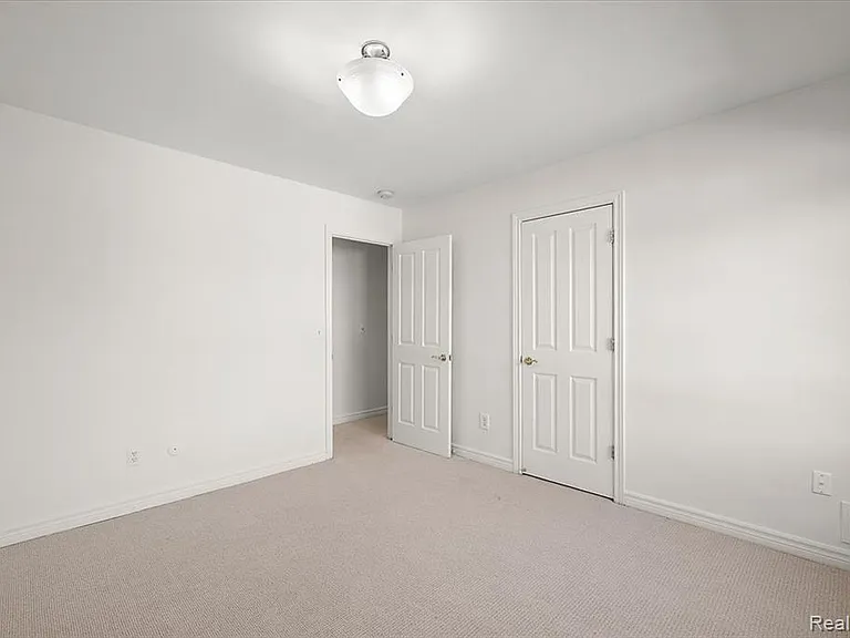 444 Chester St #420 — Photo 15