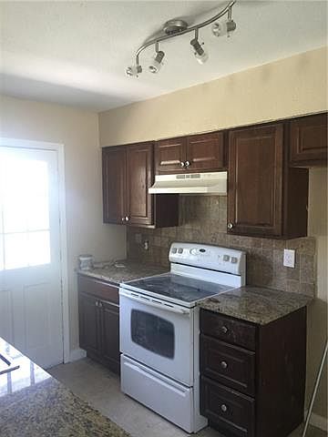 1st image of 205 Lake Dr