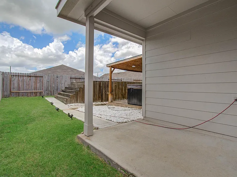 6111 Grove Of Pines St — Photo 28