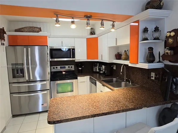 1750 W 56th St APT 204, Hialeah, FL 33012
