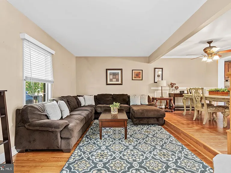 1003 Mulberry Ct — Photo 9