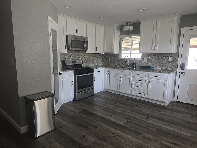 16234 School Ct — Photo 4