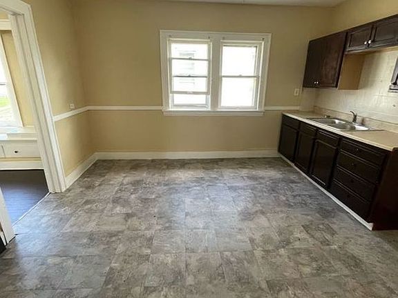 4th image of 6910 Gertrude Ave #2
