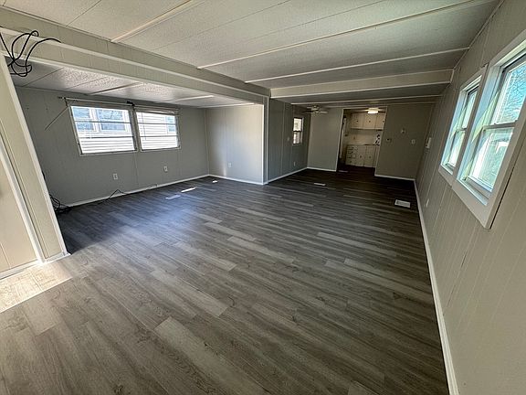 3rd image of 286 Newbury St Lot 87