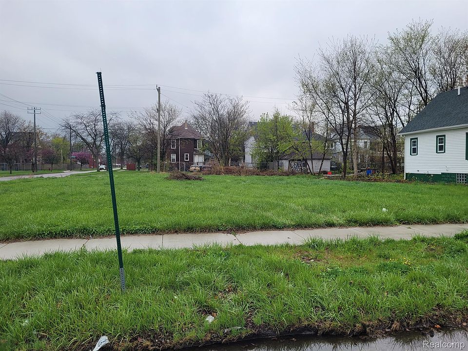 1st image of 448 E Euclid St