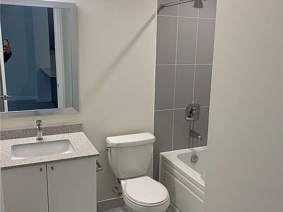 3rd image of 35 Watergarden Dr #1117