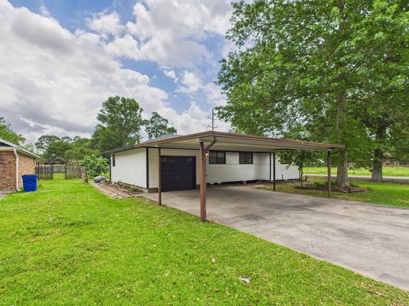1519 Spring St, Nederland, TX 77627