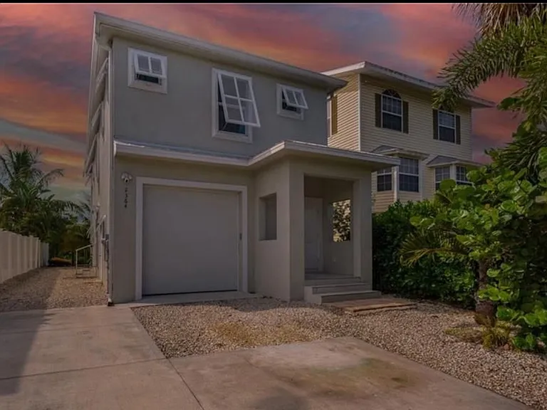 2364 Becca Ave — Photo 1