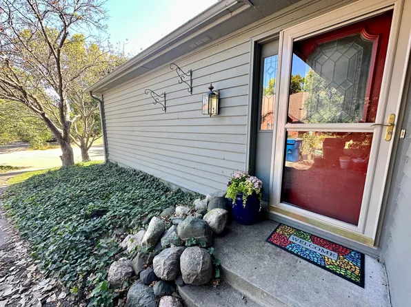 5475 Yorktown Ln N, Plymouth, MN 55442