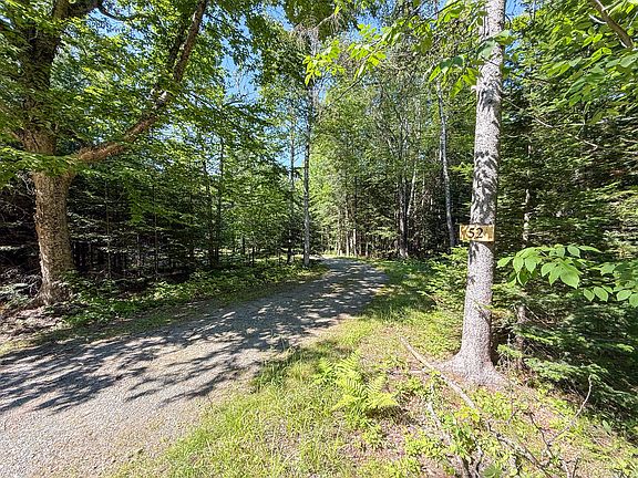 2nd image of 52 Oak Ridge Road