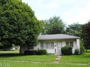 250 Maple St, Weldon, IL 61882