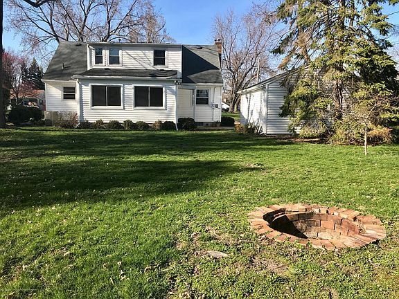 4th image of 2771 E Roseland Ave