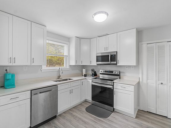 4th image of 9431 Granby St