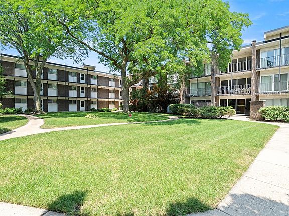 2nd image of 4734 Russett Ln APT 212