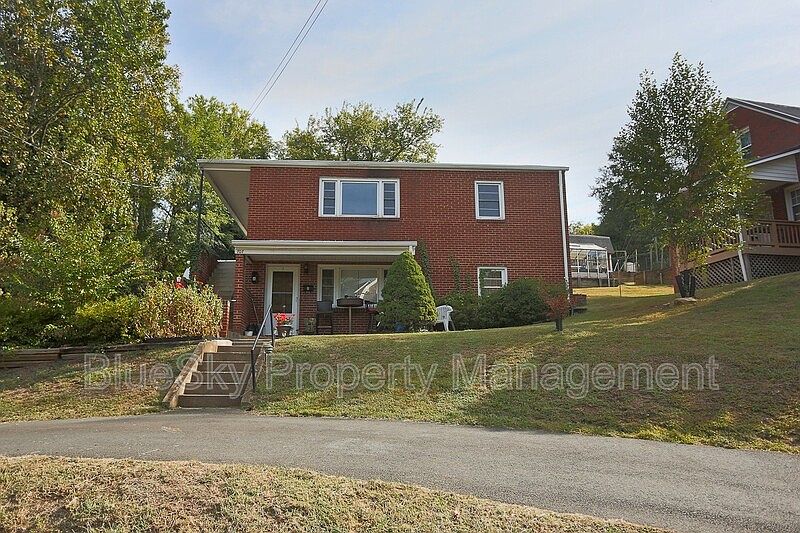1st image of 707 Nelson Dr #A