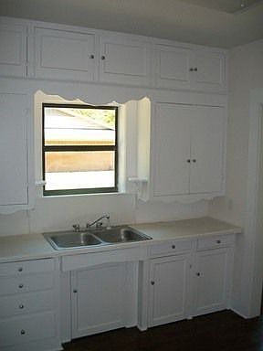 5th image of 405 W Crockett St