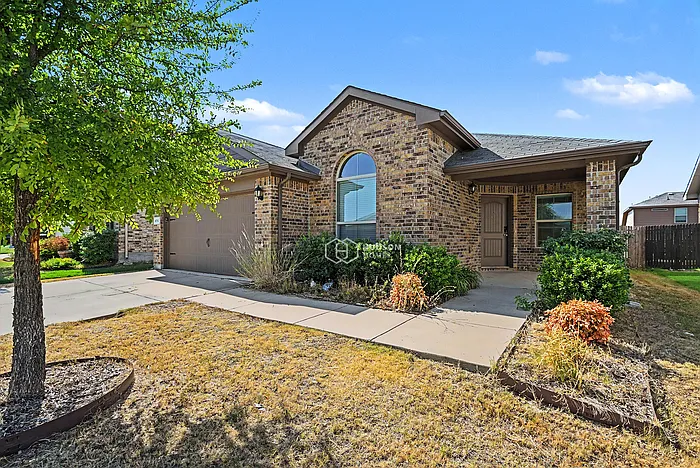 4 bed, 2.0 bath, 1830 sqft, $2,230 — Photo 4
