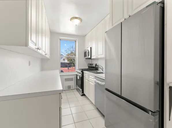 2525 Nostrand Avenue image 4 of 10