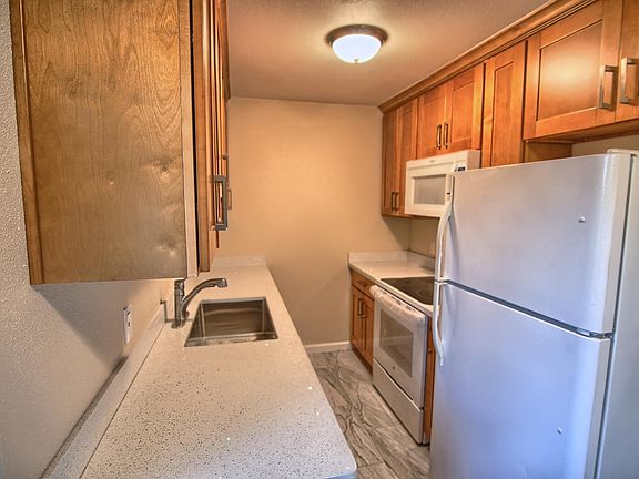 4th image of 181 Warren Dr APT 4