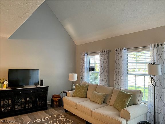 5th image of 3354 Brookside Ln