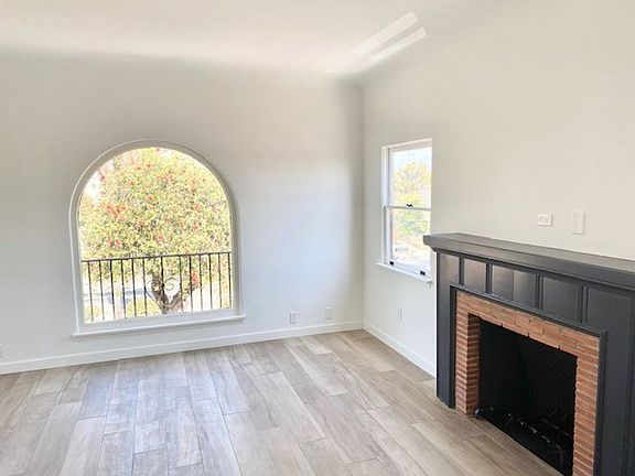 2nd image of 2518-2522 4th St #2518