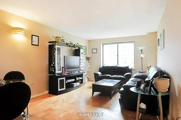 Rented by Town Residential | media 17