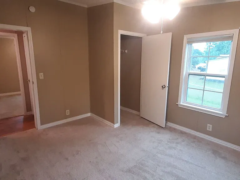 261 Romance Rd — Photo 8