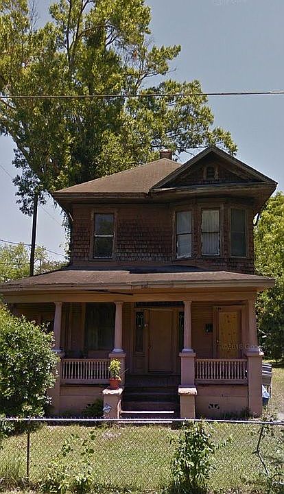 1st image of 3725 N Davis St