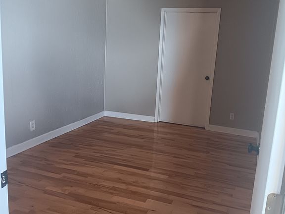 4th image of 401 Carolina Dr #1