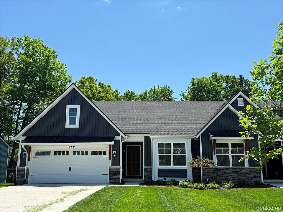 1st image of 1089 Camellia Cir #31