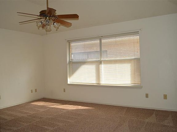 3rd image of 5603 Misty Crest Dr