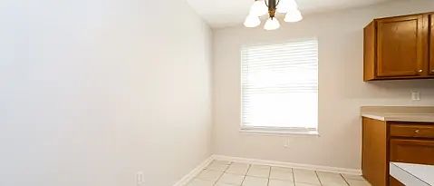 5th image of 1154 Weyburn Way