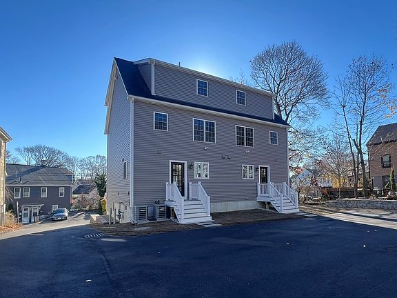 2nd image of 17 Belknap St #17