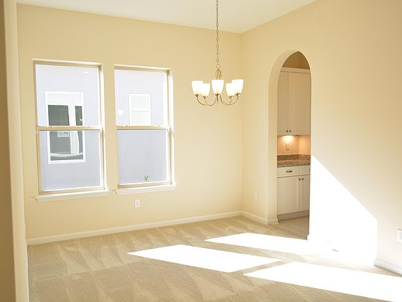 4th image of 443 Cobbler Trl