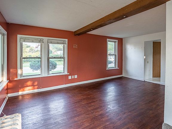 4th image of 804 E Prairie Ave
