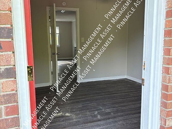 4th image of 152 S Cedar Ln