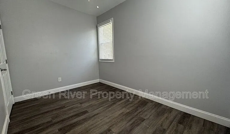 2805 College St — Photo 12