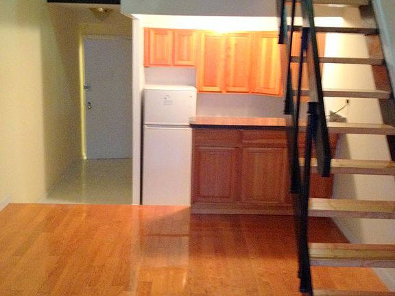 2nd image of 9 E 32nd St APT 5E