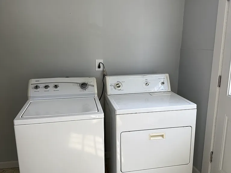 1837 Montana Ave — Photo 3