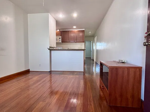 914 Coolidge St #3, Honolulu, HI 96826