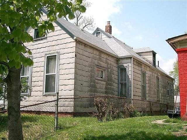2nd image of 1026 N Windsor St