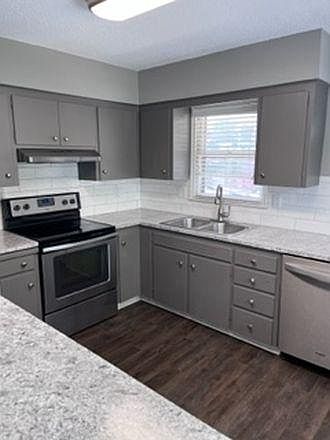 Kitchen with LVP Vinyl floors
