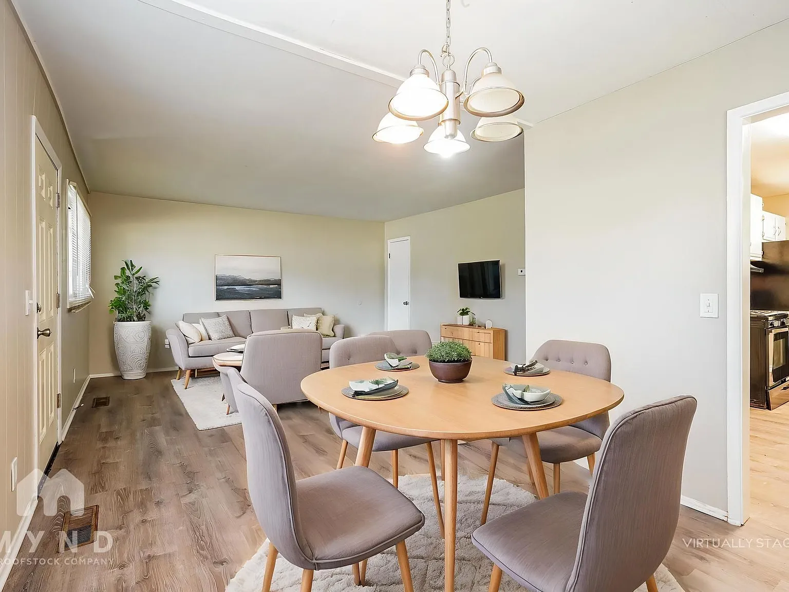 3 bed, 1.0 bath, 1056 sqft, $1,496 — Photo 3