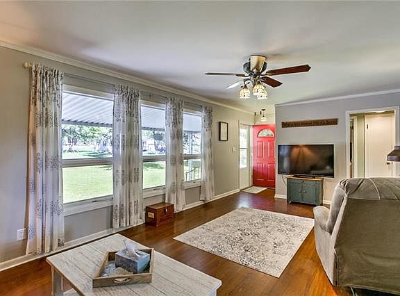 4th image of 13605 Cypress Ave