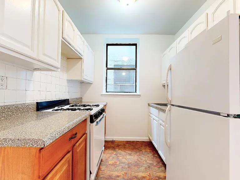 247 W 116th St #5D — Photo 4