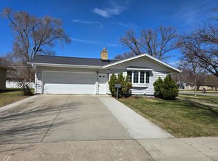 77 23rd Ave N, Fargo, ND 58102