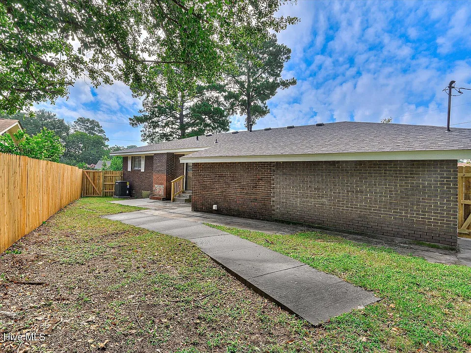 1831 Cottonwood Dr