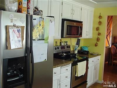 2nd image of 305 Kingsly Ln