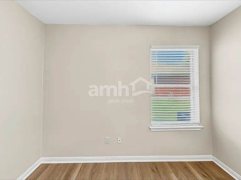 790 Goldenrod St — Photo 14