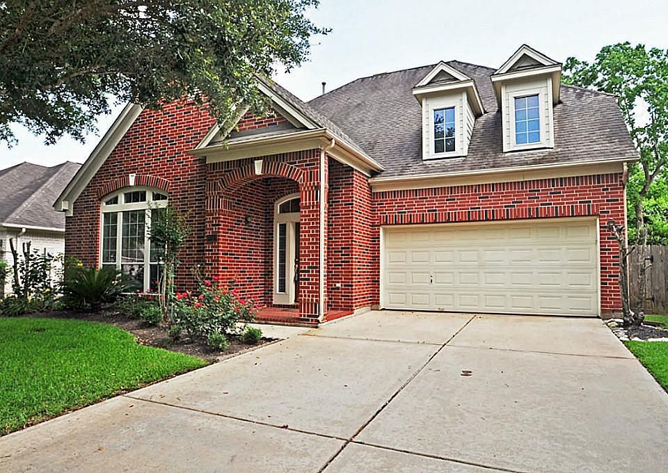 1st image of 3015 Five Oaks Dr